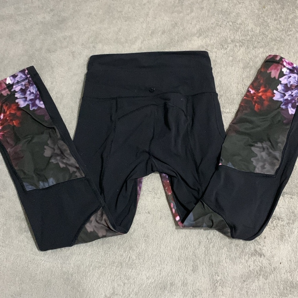 Lululemon Cropped Leggings Size 2-4 - Picture 3 of 8